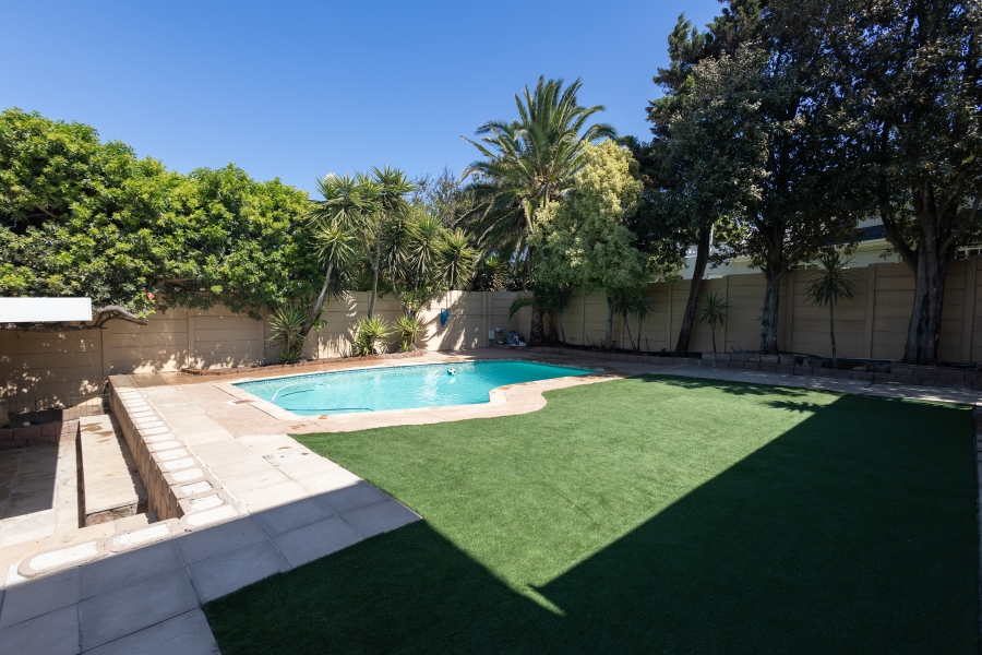 4 Bedroom Property for Sale in Flamingo Vlei Western Cape